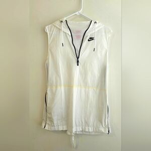 Nike Women’s Sportswear Tech Hypermesh Sleeveless Vest